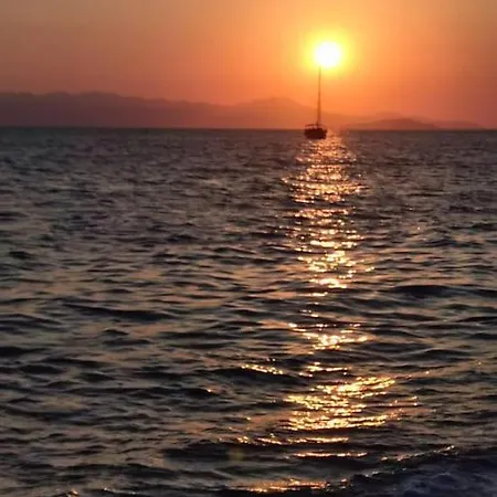 Moby Dick House Апартаменты Вилласимиус